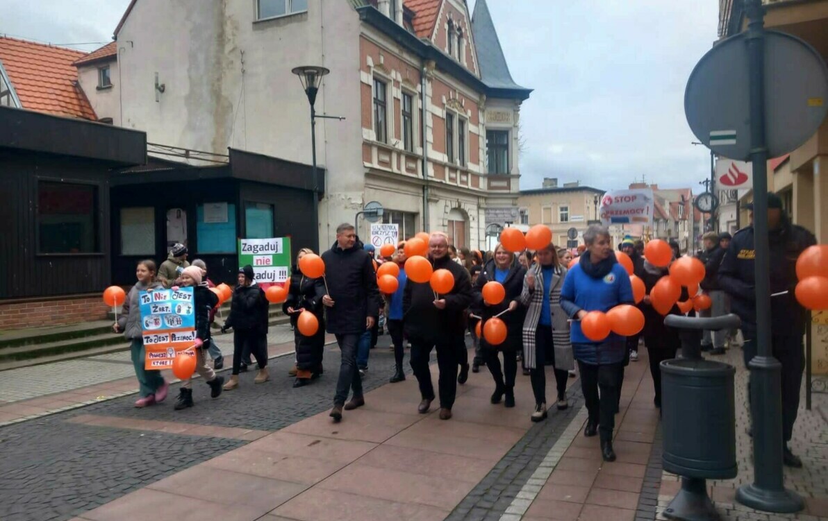 Zdjęcie do Marsz przeciwko przemocy w ramach Kampanii 19 dni